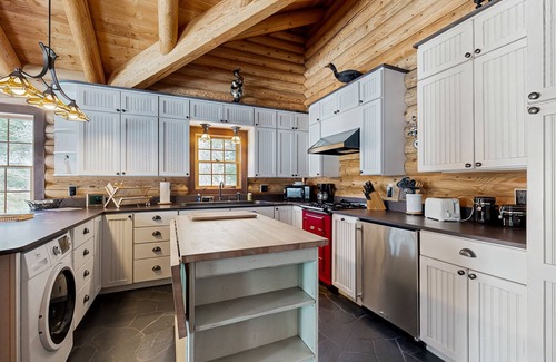 Greenville Cabin | Beautiful lakefront home with views, deck, swimming dock, 2 kayaks & firepit
