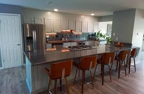 Piney House | Beautiful lakefront home new to market