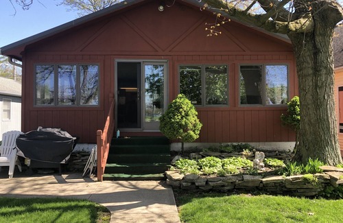 Lakeview House | Beautiful Lakefront 3-bedroom 3 full bath home + large play yard; Sleeps 8!