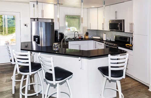 Glenn Haven Shores House | Beautiful Lakefront Home with Private Association Beach Access