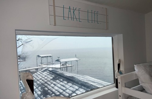 Town of Ledyard House | Beautiful Lakehouse - directly on lake!