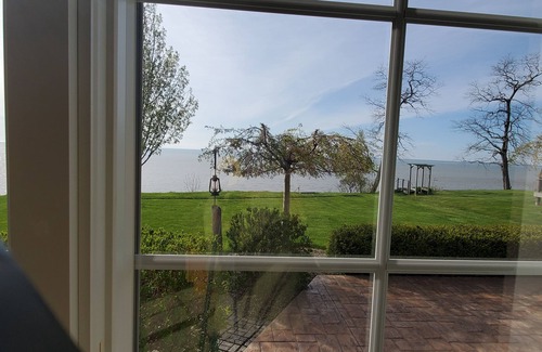 Fredonia House | Beautiful lakehouse