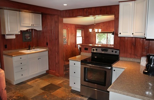 Baileys Harbor Cottage | Beautiful Lakeside Cabin - Great Location & Amenities (Canoe, Kayak, Boat, etc)
