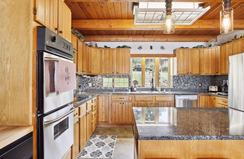 Amery House | Beautiful lakeside retreat on Bear Trap Lake in Amery