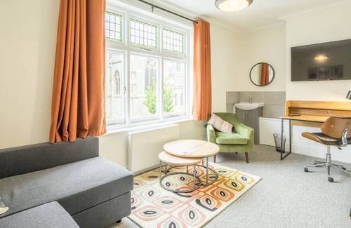Mill Road Apartment | Beautiful Large Apartment in Central Cambridge