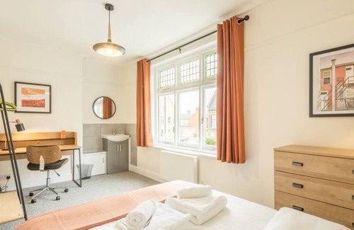Mill Road Apartment | Beautiful Large Apartment in Central Cambridge