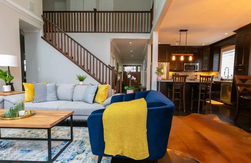 Langford House | Beautiful Large Home With 5 bedrooms In Langford
