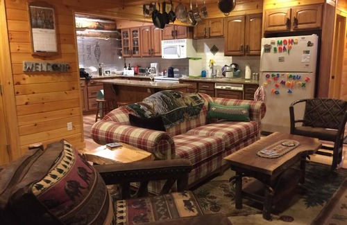 Lake Luzerne Cabin | Beautiful Large Log Cabin in the Southern Adirondacks