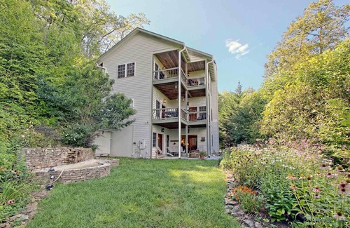 Sky Valley House | Beautiful lodge, 4 king bedrooms, all with private baths! 5 decks to enjoy.