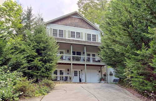 Sky Valley House | Beautiful lodge, 4 king bedrooms, all with private baths! 5 decks to enjoy.