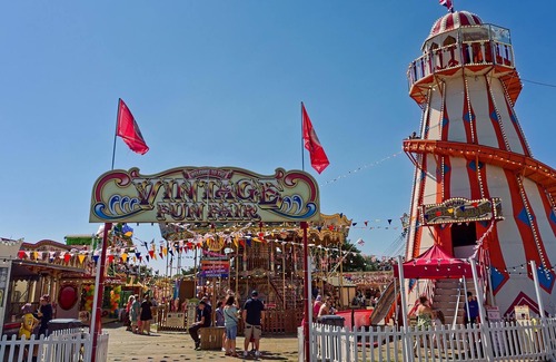 Clacton-on-Sea Cabin | Beautiful lodge with decking at Oaklands Holiday Park in Essex ref 39031BG