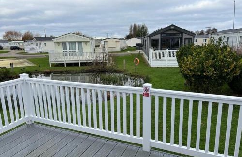 Hunstanton Cabin | Beautiful Lodge With Decking In Hunstanton At Manor Park Ref 23195K