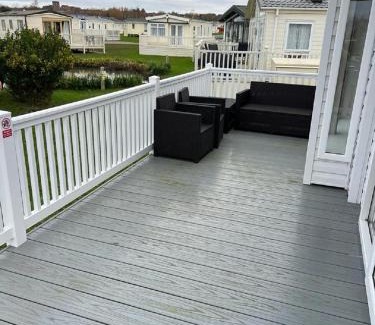 Hunstanton Cabin | Beautiful Lodge With Decking In Hunstanton At Manor Park Ref 23195K