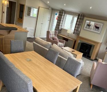 Hunstanton Cabin | Beautiful Lodge With Decking In Hunstanton At Manor Park Ref 23195K