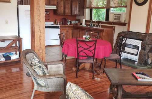 Union Apartment | Beautiful Loft Apartment Centrally Located for Recreation.