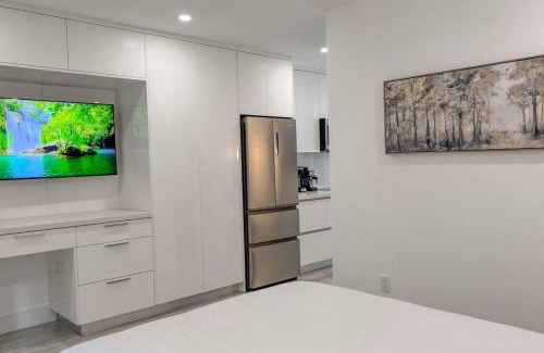 West Little Havana House | Beautiful Loft Cottage in the heart of Miami