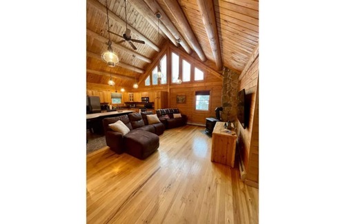 Moultonborough House | Beautiful log cabin near Castle in the Clouds