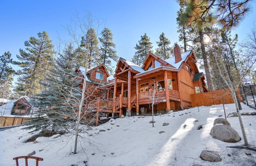 Evergreen Estates House | Beautiful log cabin. Luxury! Great for large families! Walk to snow summit!