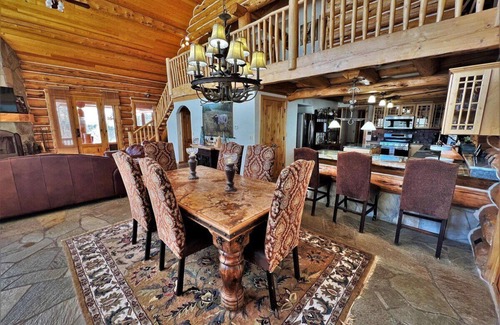 Purgatory Cabin | Beautiful Log Cabin 2 Miles to Purgatory Resort with Hot Tub