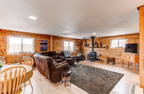 Indian Mountain Cabin | Beautiful Log Cabin High In Colorado Mountains