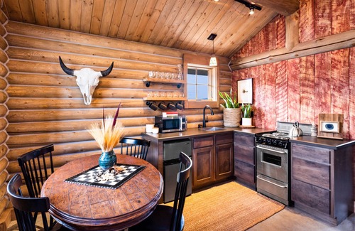 Livingston Cabin | Beautiful Log Cabin in the Heart of Paradise Valley, Montana