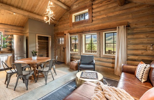 Livingston Cabin | Beautiful Log Cabin Near Fishing Access To Yellowstone