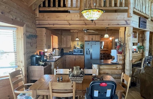 Hollands Landing House | Beautiful Log Cabin on Lake Murray