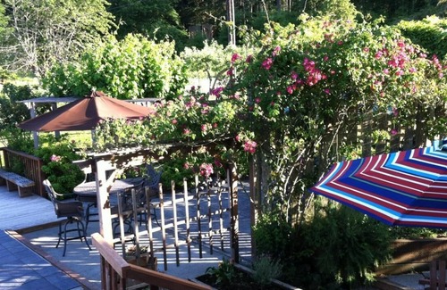 Anderson Island House | Beautiful log home overlooking the magnifcent Puget Sound.