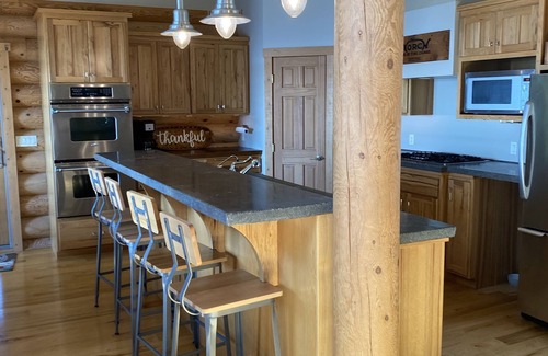 Watertown House | Beautiful Log House on Scenic Lake Kampeska Sleeps 15