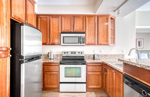 Los Gatos Apartment | Beautiful Los Gatos 2BR w/Gym, W/D & A/C, nr Creek trail, by Blueground