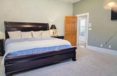 Olde Town Augusta House | Beautiful Lux Home On The Savannah River- Entertainer's Delight
