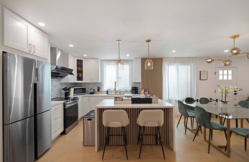 Westlake House | Beautiful Luxurious Coastal 4BR 2BA Home Near SF SFO
