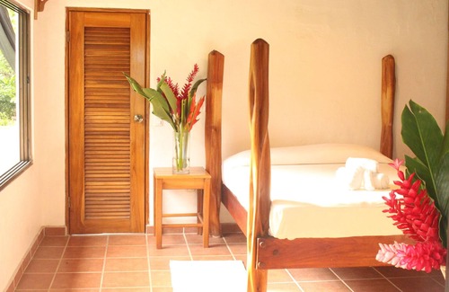 Puerto Jimenez House | Beautiful, Luxurious, just remodeled BEACH FRONT HOUSE in BACKWASH BAY