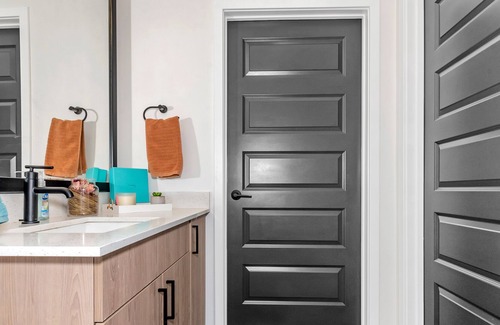 Cabbagetown Apartment | Beautiful Luxury 1bd Rm Suite