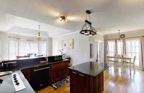 Monterey House | Beautiful Luxury Home - beautiful scenery & equipped for your family getaway.