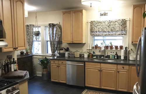Shorewood House | Beautiful Luxury Suite A of Shorewood Home
