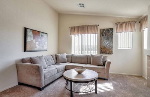 Enterprise House | Beautiful luxury townhome 10min from the strip with beautiful space