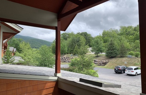 Lincoln House | Beautiful Luxury Townhome at Loon Mountain South Peak in Lincoln NH