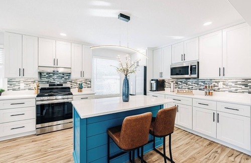 Cottage Grove House | Beautiful luxury 4BR/2BA recently renovated with open concept