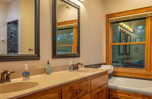St Croix Falls House | Beautiful luxury lake home with a spacious craft room with 10 work stations!