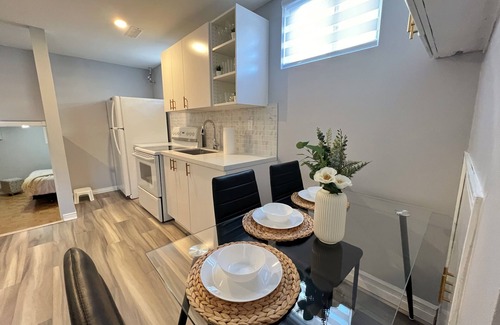 Mississauga Apartment | Beautiful main level basement apartment.