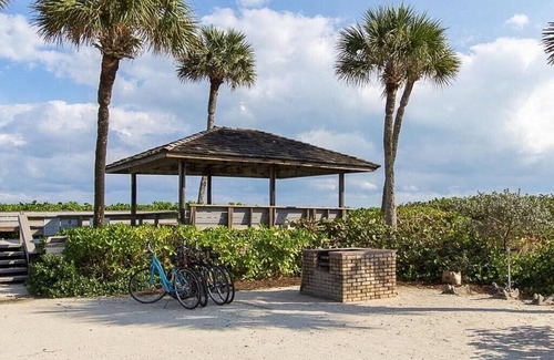 Moorings Condo | Beautiful marina views, manatees and private beach in the Moorings of Vero!