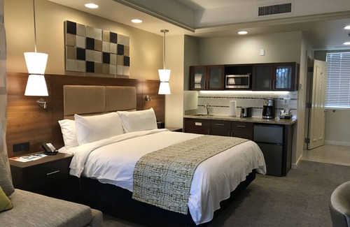 Palm Desert Hotel | Beautiful Marriott Desert Springs Villa for Coachella!