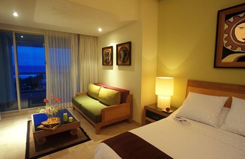 Playa Diamante Resort | Beautiful Mayan Palace by Vidanta One or Two Bedroom/with kitchen