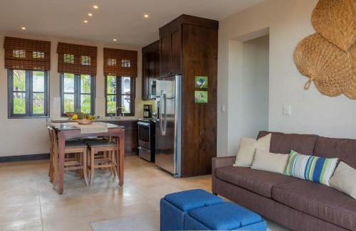 Las Catalinas Villa | Beautiful Mediterranean-Style Penthouse with an Oceanview Balcony