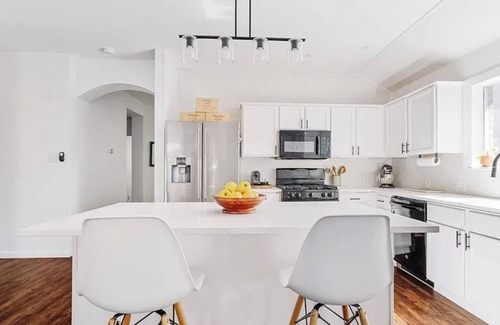 Cedar Park House | Beautiful, modern, 3-bedroom house with WiFi and AC in serene Cedar Park