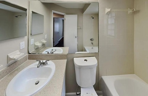 Temple Terrace Apartment | Beautiful Modern 3 BR 2 BA Single Family House