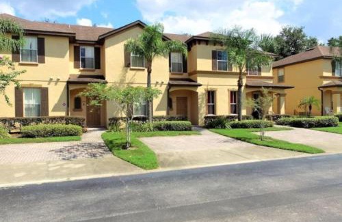 Regal Palms House | Beautiful Modern 4 Bed 3 Bath Townhome
