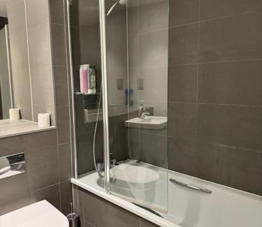 Fairfield Apartment | Beautiful Modern Central Croydon Apartment