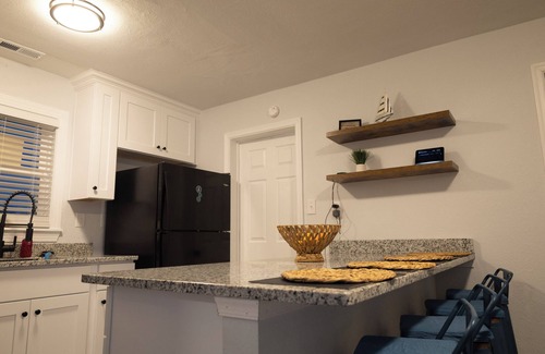 Portsmouth House | Beautiful, modern furnished 3-bedroom, 2-bathroom cottage near attractions.